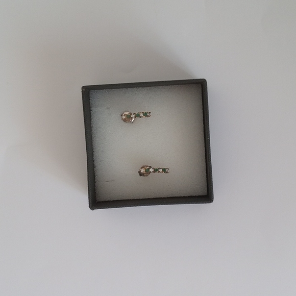 Emerald and Diamond earrings - Picture 2 of 6